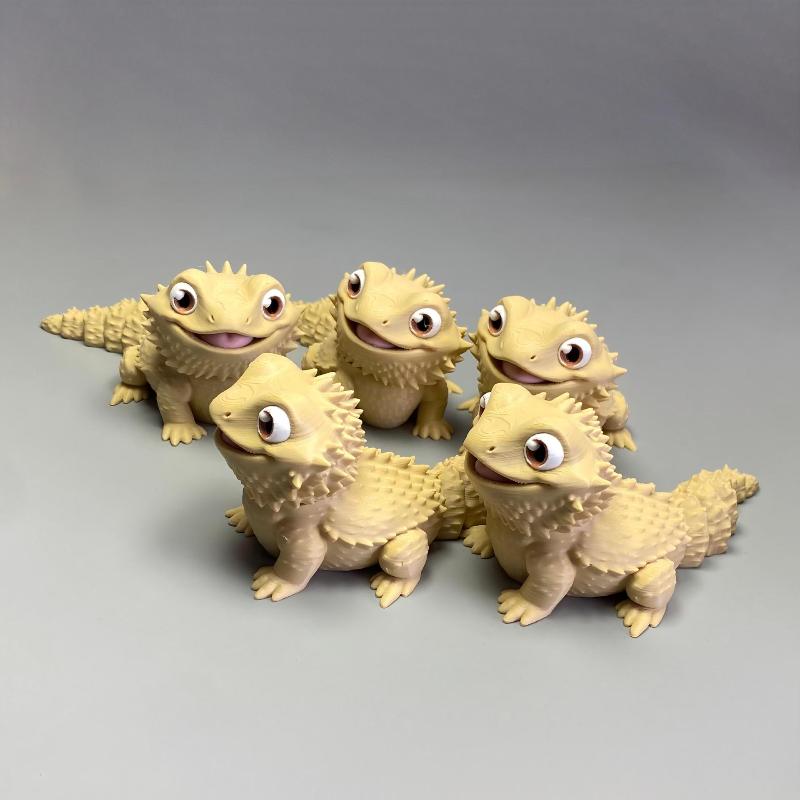 3D Printing Lizard - 3Dプリントで作られた、かわいらしいヒゲトカゲの置物。机の上の飾りとして、爬虫類好きへのプレゼントや、お部屋のインテリア、動物コレクション、手作り品として最適です。