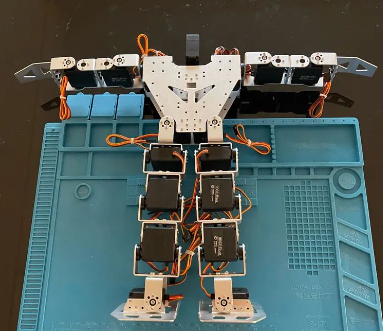 送料無料 17 DOF ヒューマノイド教育ロボット メタルギ - 3D Printing Robot Arm のレビューと価格