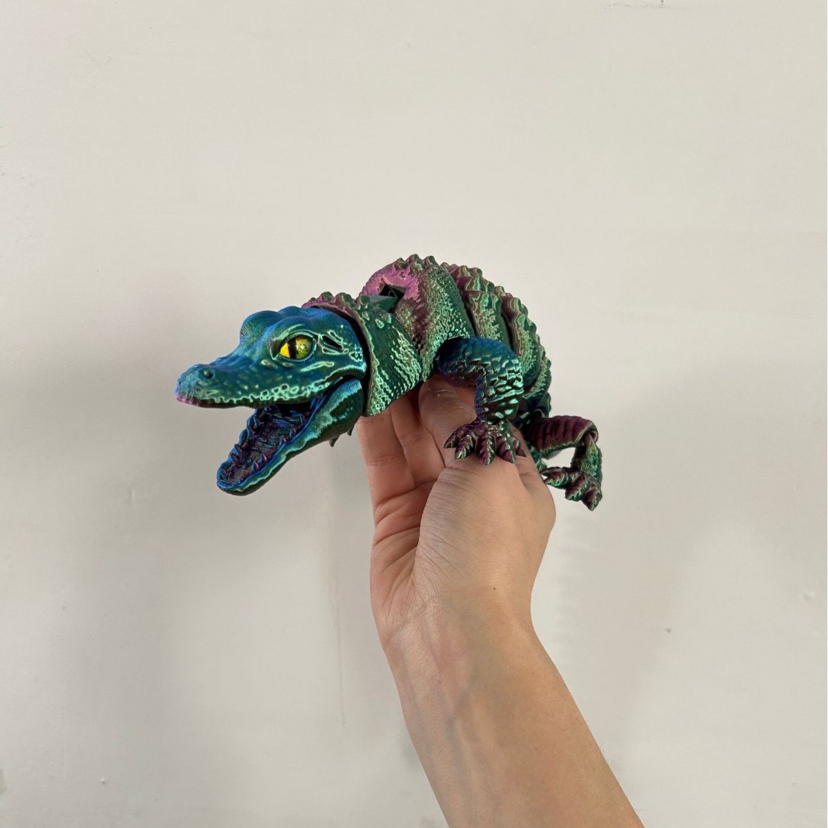 3Dプリントされたワニ、一体型の関節口が可動式で、子供のおも - 3D Printing Lizard のレビューと価格