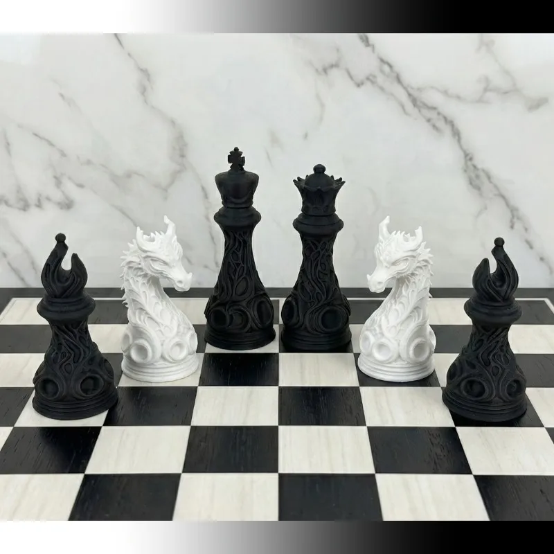 3Dプリント製プラスチック製ゴシックリバイバル白黒チェスセッ - 3D Printing Chess のレビューと価格