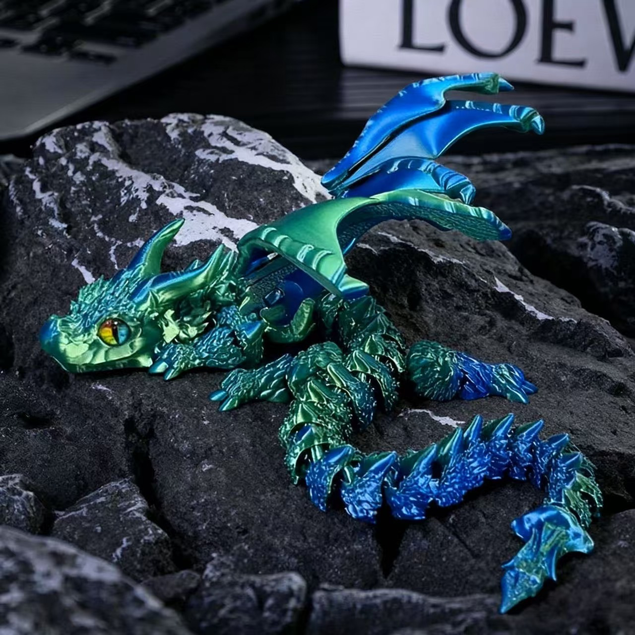 3Dプリント製の翼を持つワーヴァーン（竜）の模型。関節が動く - 3D Printing Model Free のレビューと価格