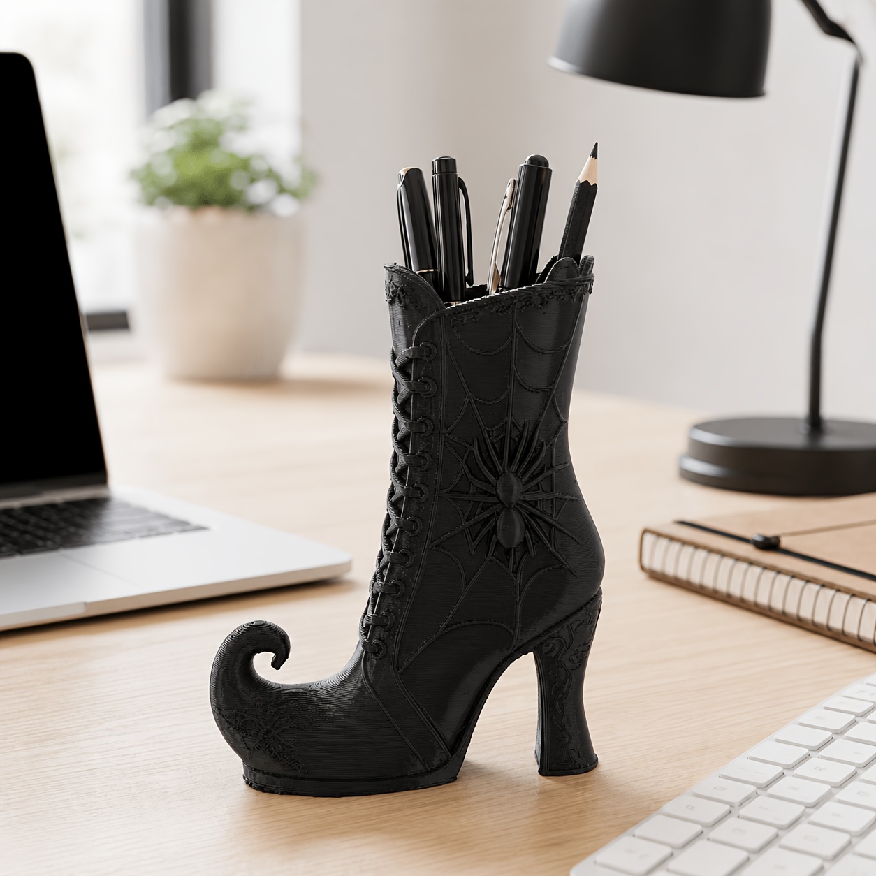 3Dプリント製ゴシック魔女ブーツ型ペンホルダー、蜘蛛の巣模様 - 3D Printing Web のレビューと価格