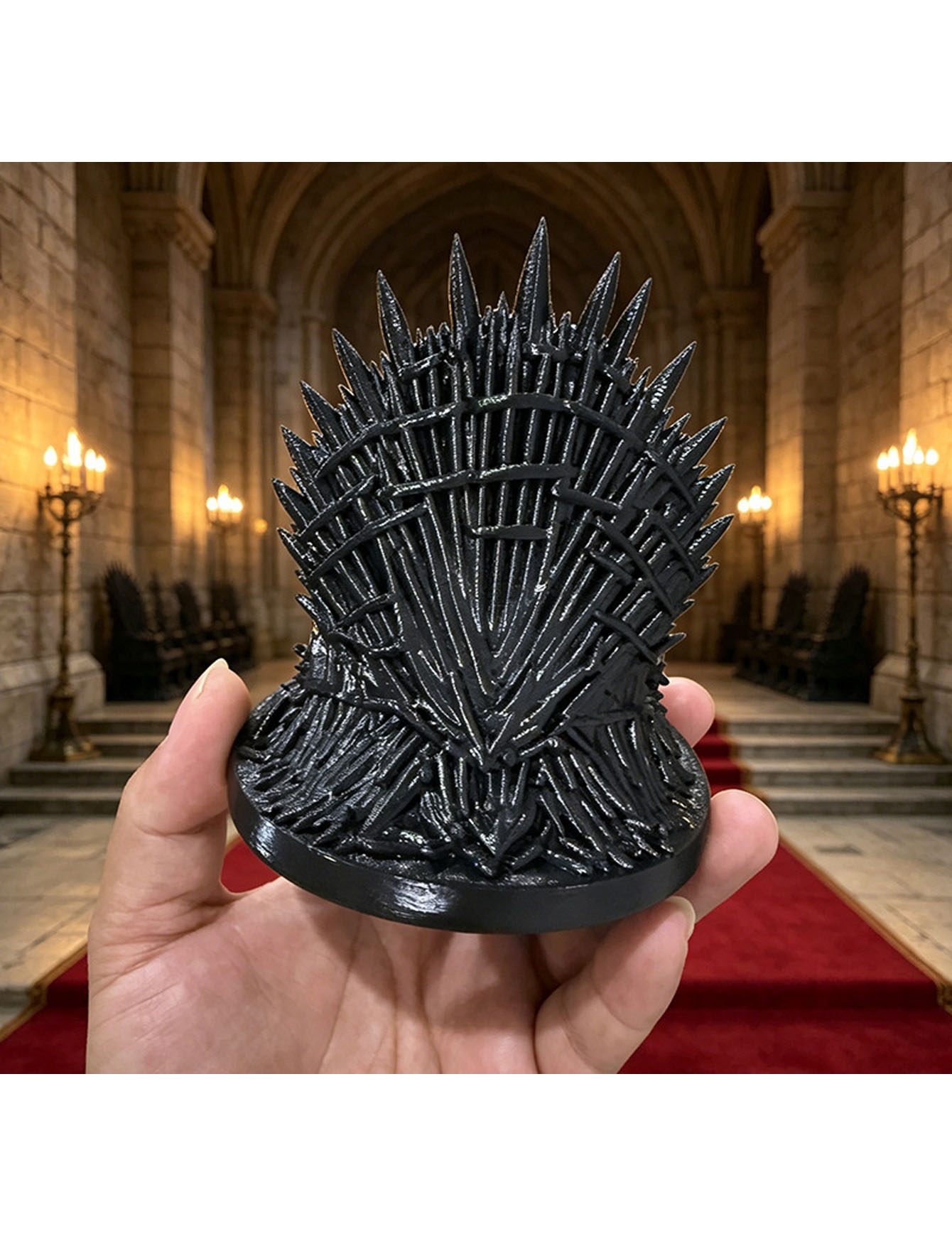 3Dプリント製の黒い携帯電話ホルダー、王座の彫刻、円形ベース - 3D Printing Examples のレビューと価格